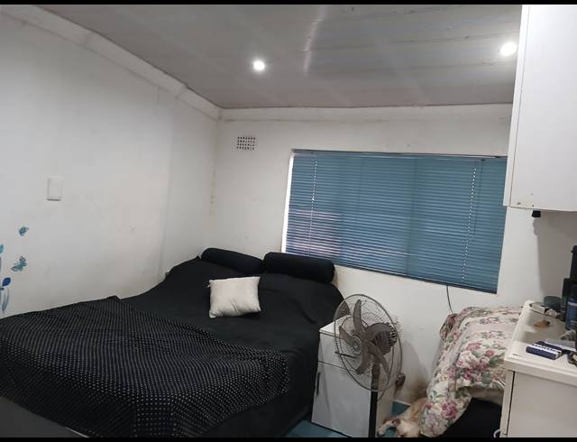 2 BEDROOM HOUSE FOR SALE IN MEREBANK EAST